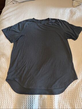 lululemon athletica Men’s Black Short Sleeve Crew Tee